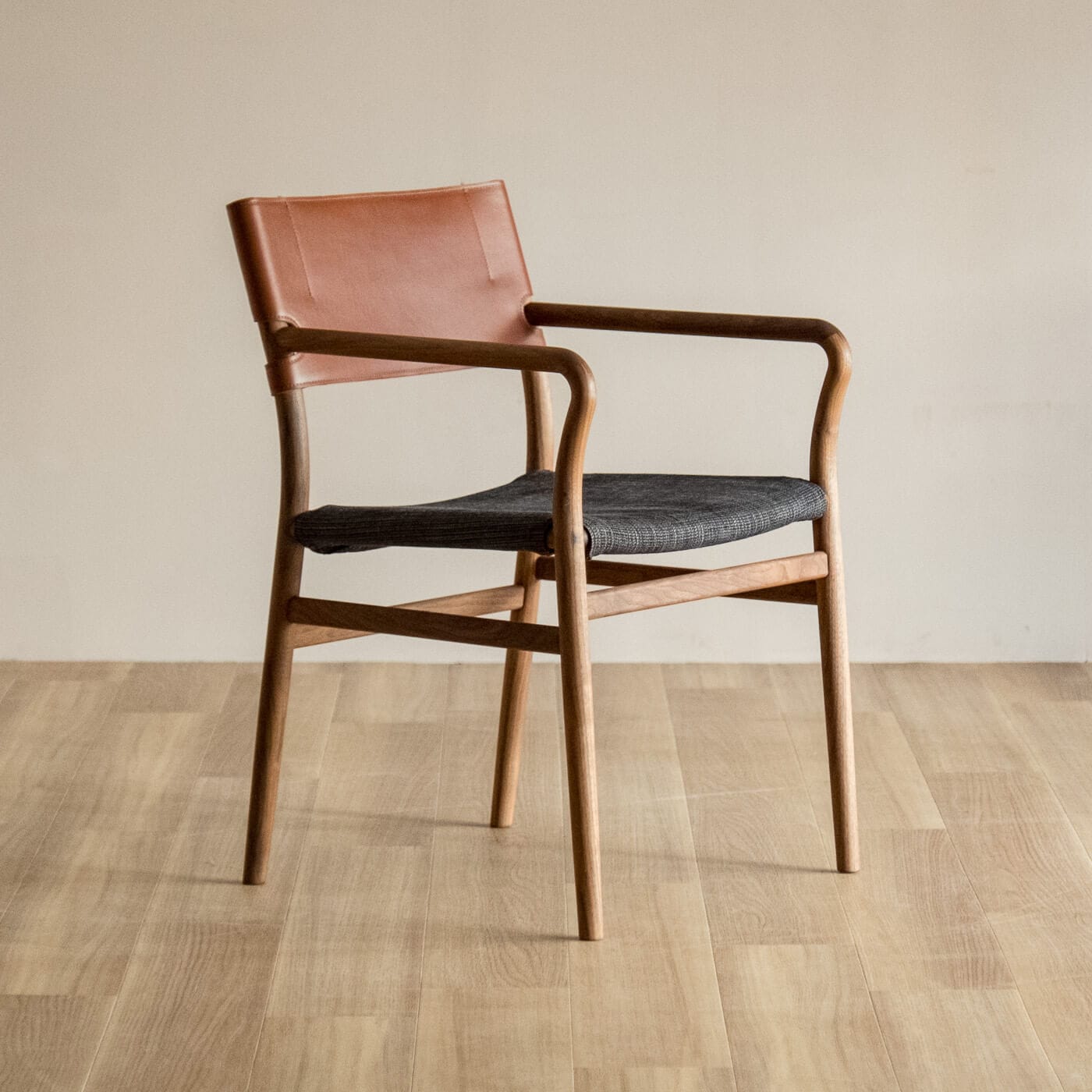 UC3 ダイニングチェア(ウォールナット)