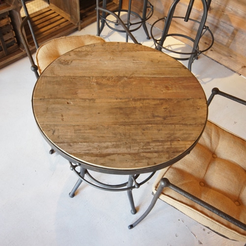 バッカスIIラウンドテーブル