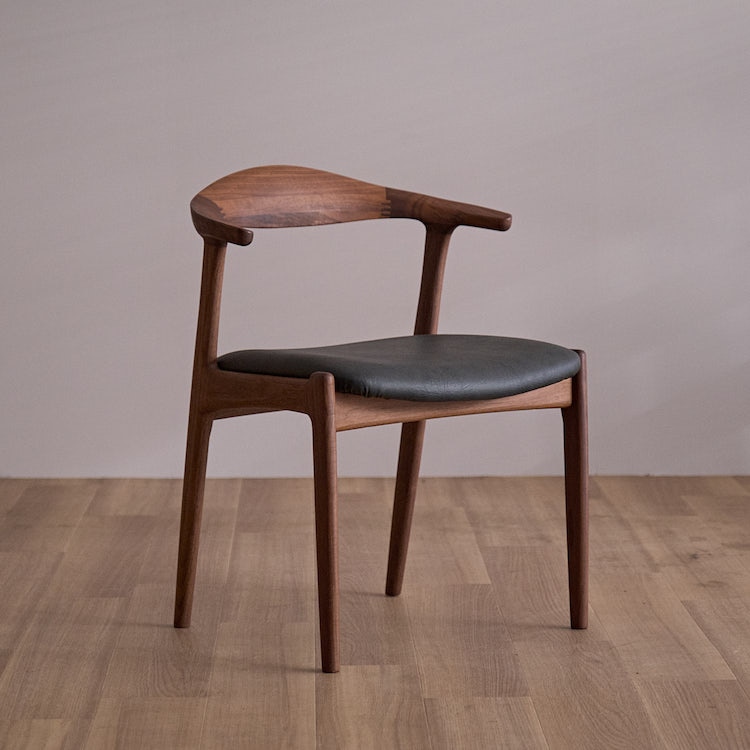 オメガ 2 セミアームチェア