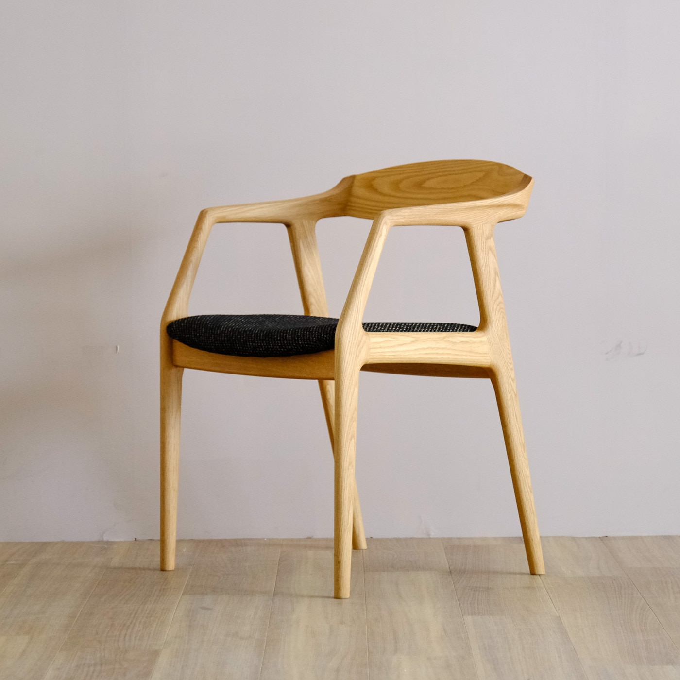 ユナ アームチェア