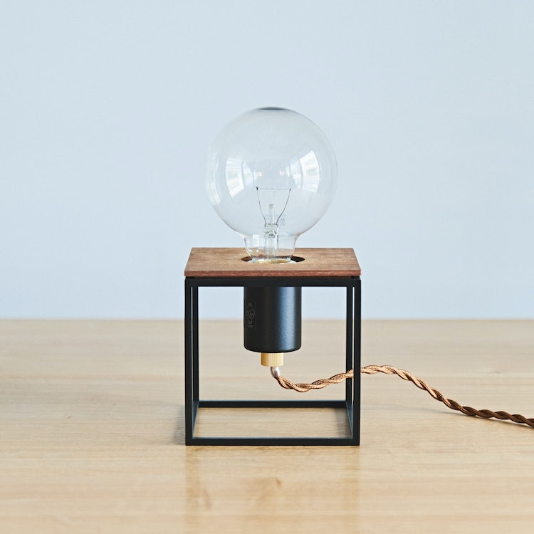 カレ テーブルライト