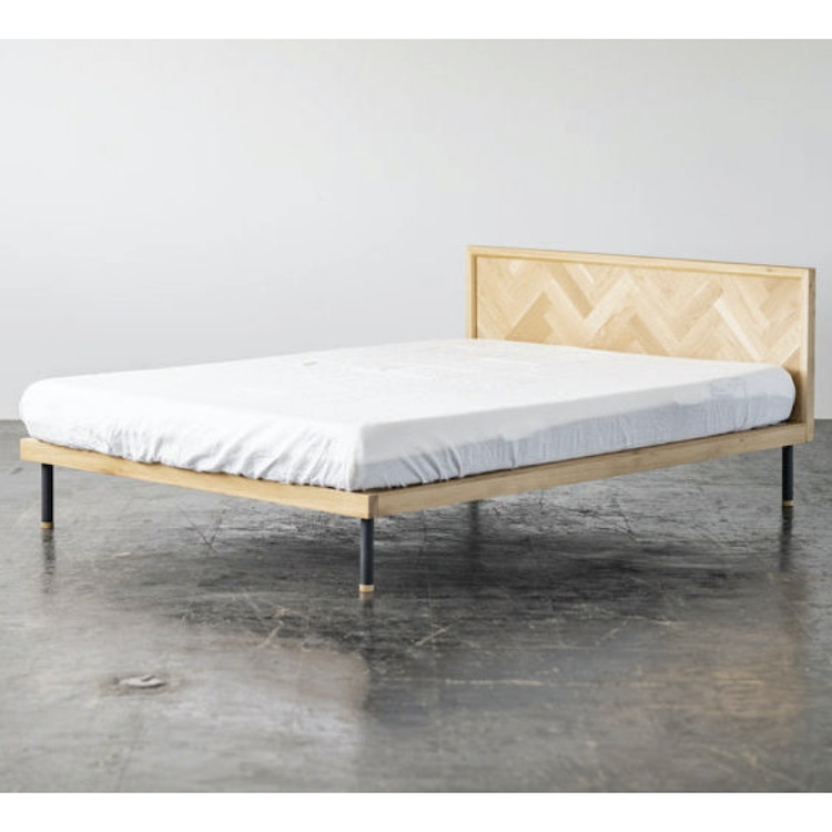 ユニック ヘリンボーン(ベッドフレーム)