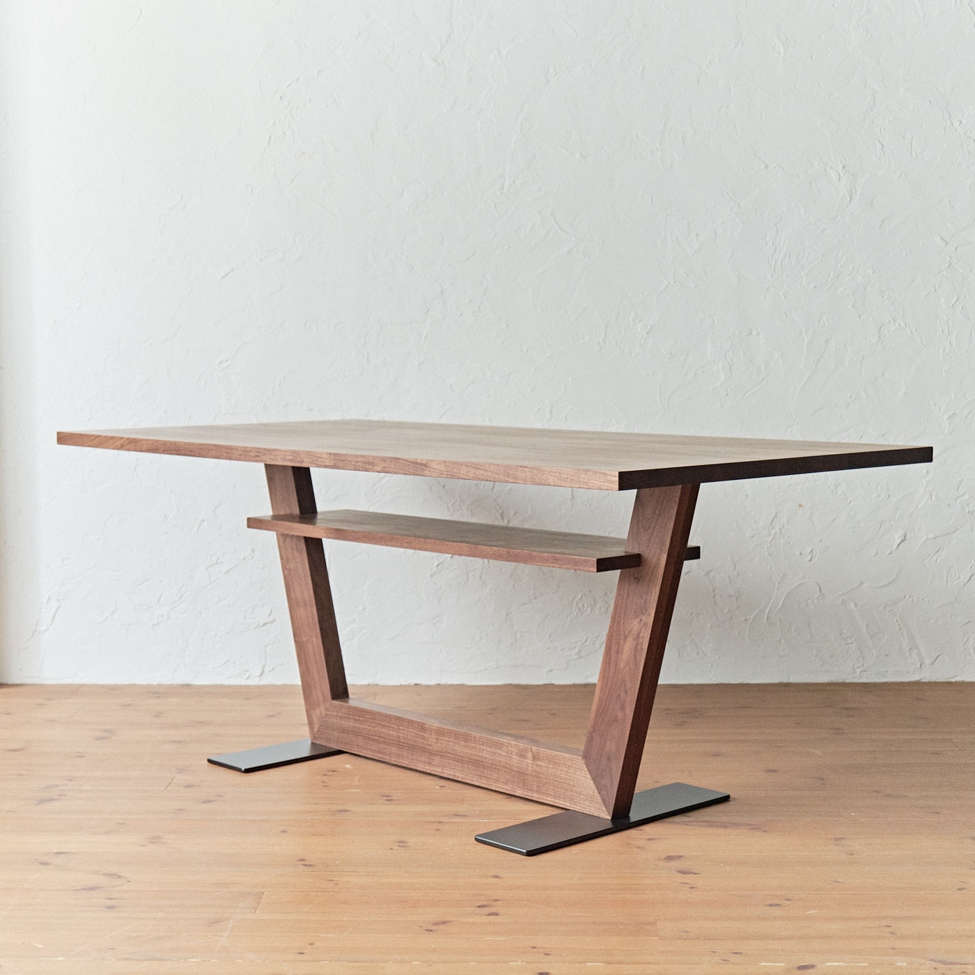 リベリアプラス ダイニングテーブル(ウォールナット)