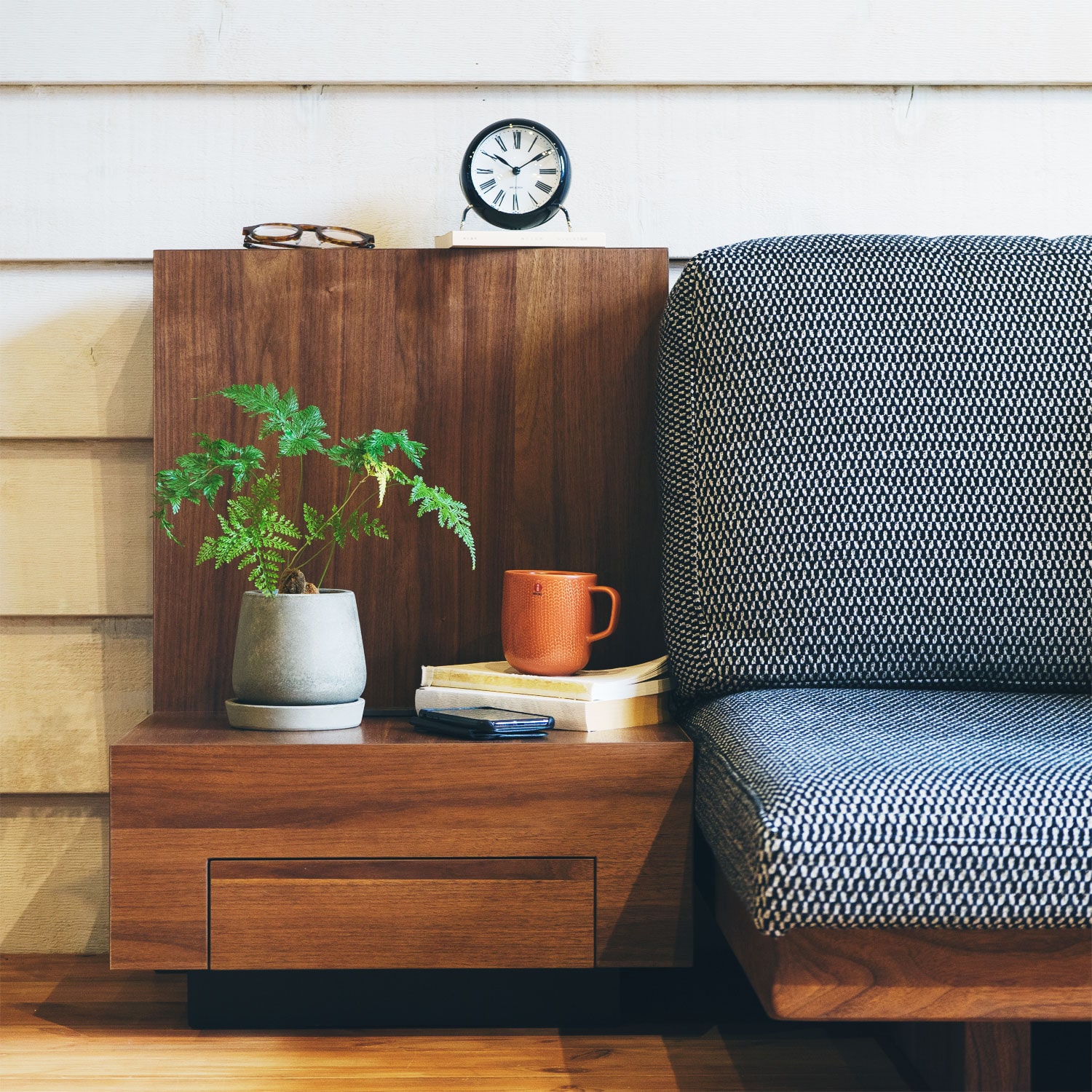 ザ ウッド サイドテーブル コンセント無