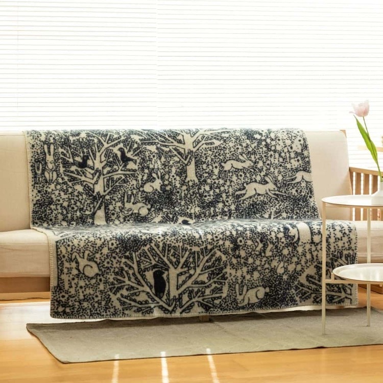 クリッパン ウール シングルブランケット(rabbits play, birds rest - forest - / グリーン)